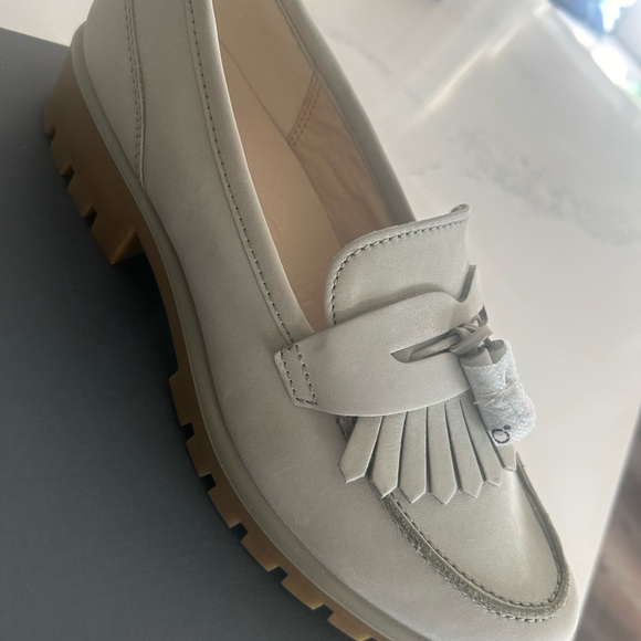 BRAND NEW Never Worn ECCO Loafers - Picture 2 of 5